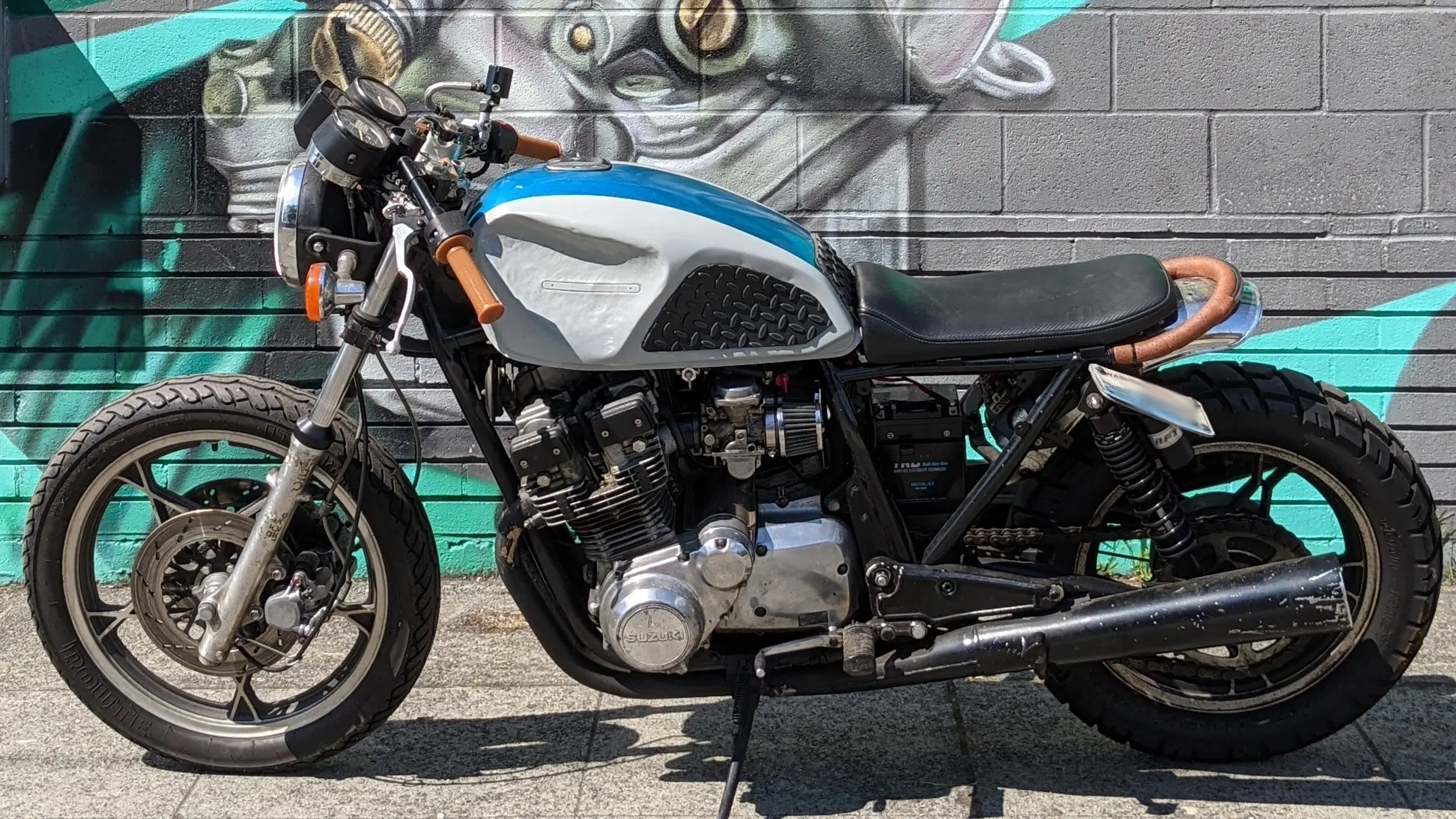 build a custom motorcycle